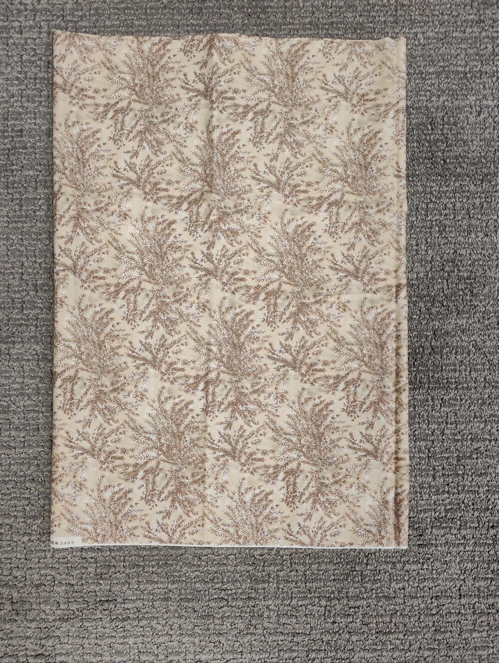 NEW! 1 and 1/3 Yard Quilt Fabric - Beige Branches Blender - 100% Cotton - Picture 2 of 4
